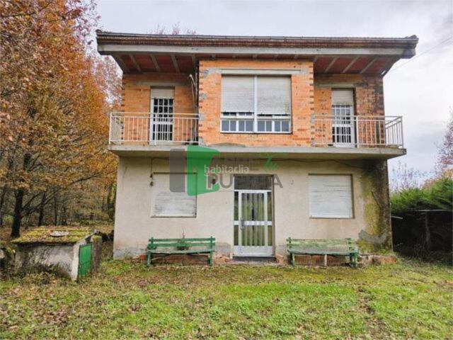 Chalet en venta en Vilamarín. Chalets.