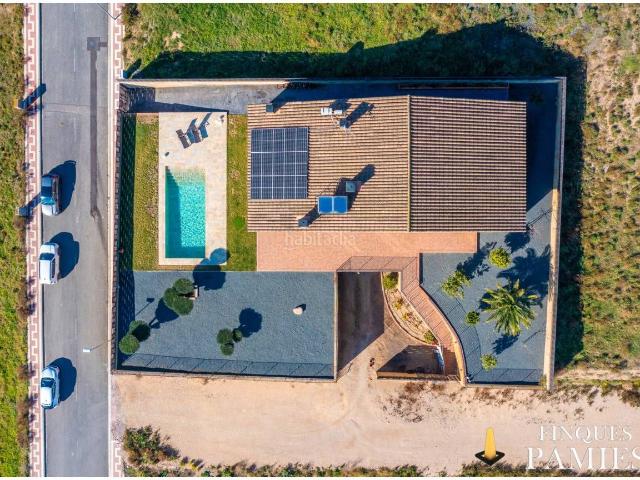 Chalet en venta en Vilanova d´Escornalbou. Bienvenido a tu nuevo refugio! Este encantador chalet combina comodidad y funcionalidad ofrece impresionantes vistas al. Chalets Vilanova.