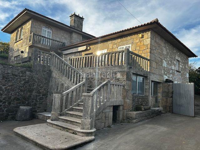 Chalet en venta en Vilanova de Arousa. CHALET DE PIEDRA ESTILO CASA SOLARIEGA. Chalets Vilanova de.