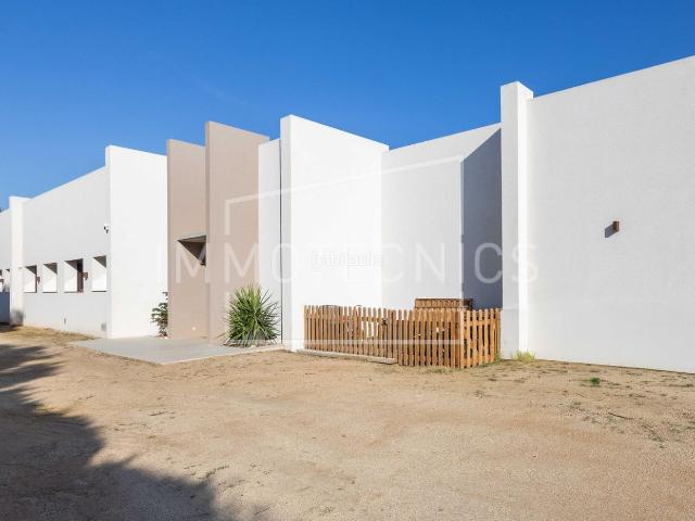 Chalet en venta en Vilanova del Vallès. ARQUITECTURA, DISEÑO Y EXCLUSIVIDAD EN ESTADO PUROUNA OBRA DE ARTE CONTEMPORÁNEA EN UNA SOLA PLANTA. Chalets Vilanova del.