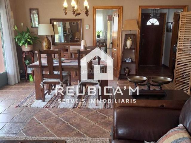 Chalet en venta en Vilanova del Vallès. Casa con dos viviendas independientes y múltiples posibilidades. Chalets Vilanova del.