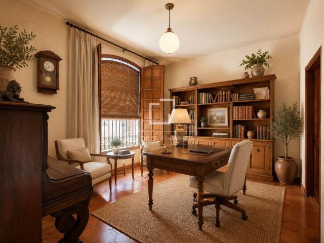 Chalet en venta en Vilanova i la Geltrú, Centrevila Costa Dorada. Magnífica casa señorial con 8 dormitorios y garaje privado para 3 coches en venta en pleno centro de Vilanova. Chalets Vilanova i la.