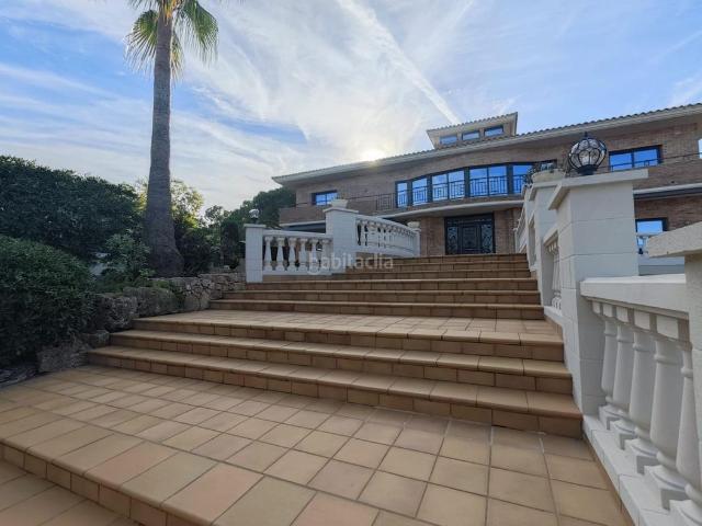 Chalet en venta en Vilanova i la Geltrú, L´Aragai Costa Dorada. Exclusivo chalet en venta en la zona del Tennis. Chalets Vilanova i la.