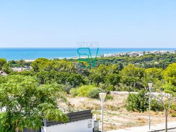 Chalet en venta en Vilanova i la Geltrú, L´Aragai Costa Dorada. Espectacular villa moderna con piscina, terreno plano y vistas al mar!. Chalets Vilanova i la.