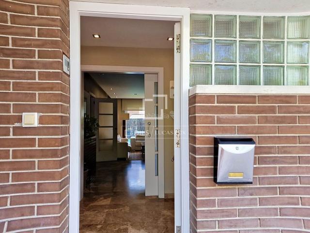 Chalet en venta en Vilanova i la Geltrú, Molí de Vent Costa Dorada. Preciosa casa adosada con piscina privada en venta a solo 15 minutos a pie del centro de Vilanova. Chalets Vilanova i la.