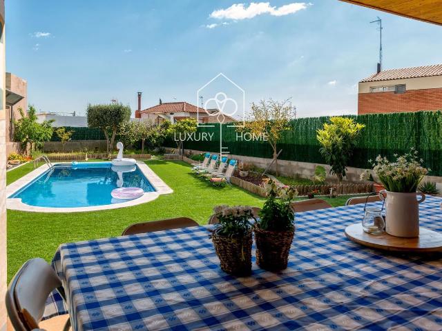Chalet en venta en Viladecans, Torrent Ballester. CHALET EN ALBARROSA JUNTO PUEBLO. Chalets.