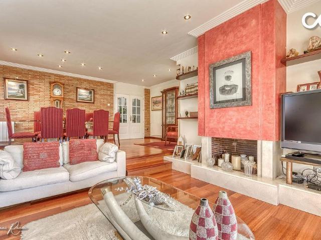 Chalet en venta en calle Espolla, Vilafant, de 398 m² 4 habitaciones por 575.000