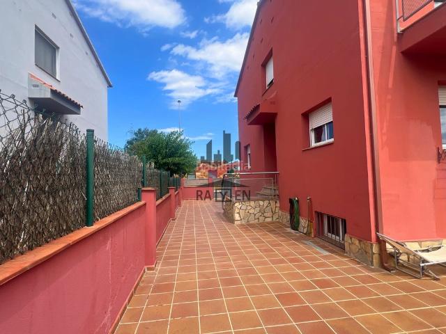 Chalet en venta en Vilafant. La casa que estabas esperando en Vilafant. Espacio, luz y ubicación perfecta. Chalets.