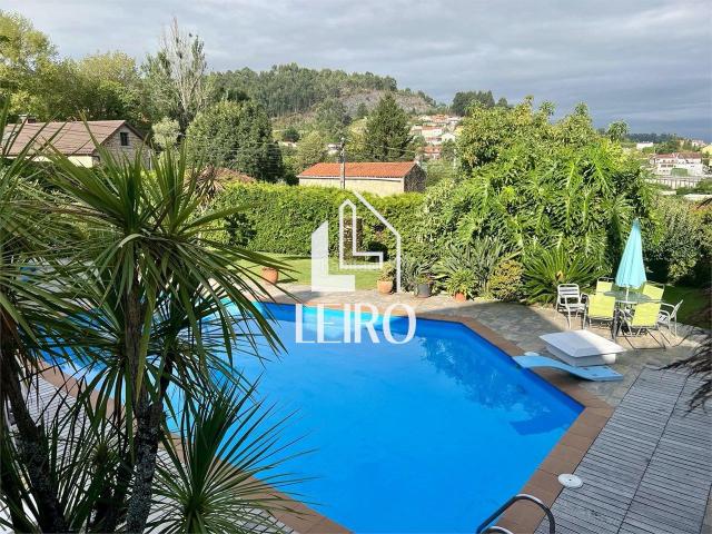 Chalet en venta en Vilagarcía de Arousa, Cornazo. CHALET CON JARDIN, PISCINA, VISTAS PARCELA DE 3.300M2. Chalets Vilagarcía de.