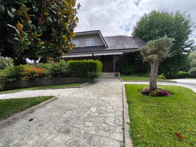 Chalet en venta en Vilagarcía de Arousa, Fontecarmoa. EXCLUSIVO CHALET INDEPENDIENTE EN EL CENTRO DE VILAGARCIA DE AROUSA. Chalets Vilagarcía de.