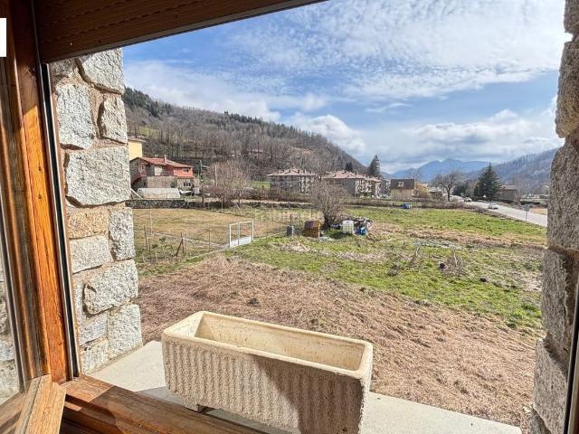 Chalet en venta en Vilallonga de Ter Pirineos. Oportunidad! Casa de piedra en la montaña!. Chalets Vilallonga de.