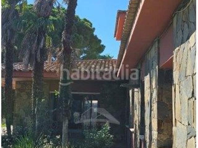 Chalet en venta en Vilallonga del Camp. Gran Chalet de 570m ideal familias grandes. Chalets Vilallonga del.