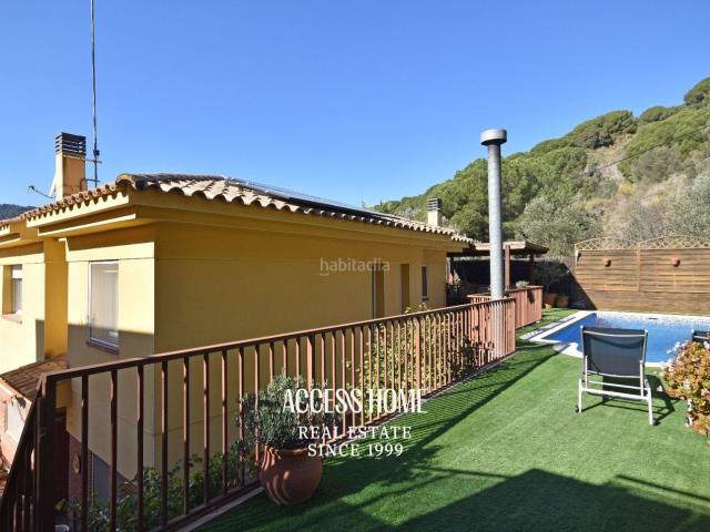 Chalet en venta en Vilassar de Dalt. Casa con piscina, jardín y vistas al mar en venta en Vilassar de Dalt. Chalets Vilassar de.