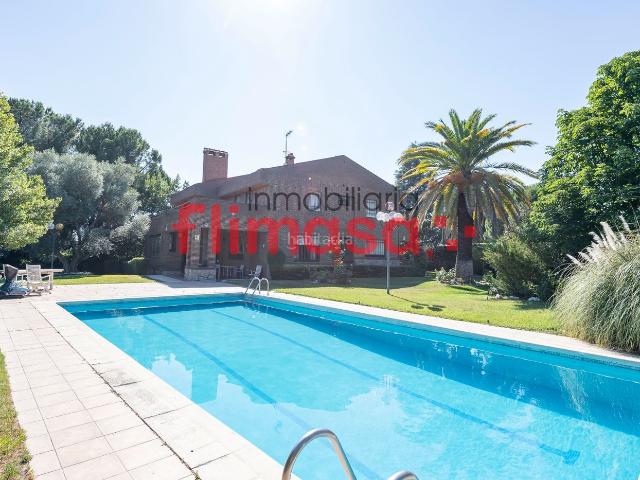 Chalet en venta en Villaviciosa de Odón, Castillo Campodón. ¡EN FLIMASA NO COBRAMOS AL COMPRADOR!. Chalets Villaviciosa de.