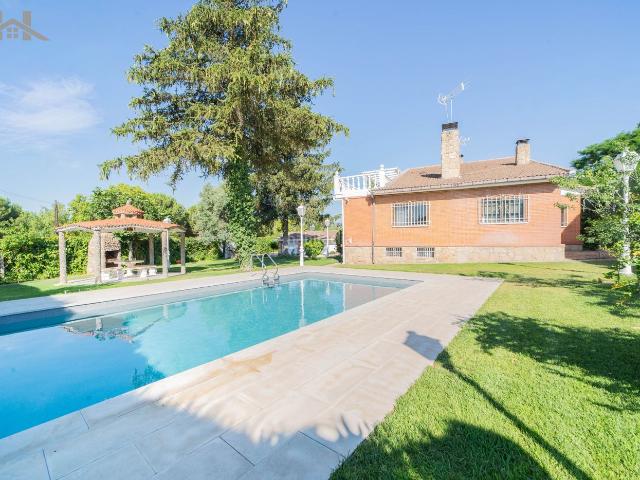 Chalet en venta en Villaviciosa de Odón, Castillo Campodón. Espectacular Chalet independiente con cuatro habitaciones en planta. Chalets Villaviciosa de.