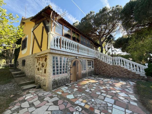 Chalet en venta en Villabáñez. CASA EN LA URBANIZACIÓN DEHESA DE PEÑALBA. Chalets.