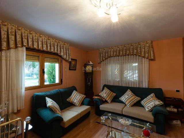 Chalet en venta en Villabáñez.. Chalets.