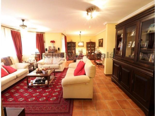 Chalet en venta en Villalbilla, El Robledal. Impresionante Chalet en El Robledal. Chalets.