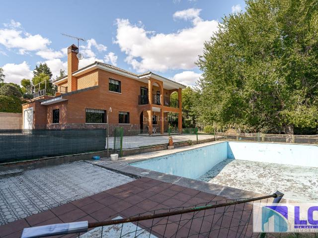 Chalet en venta en Villalbilla, Los Hueros. 2509091. Chalets.