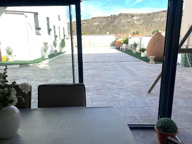 Chalet en venta en Villalbilla, Villalbilla Pueblo. Impresionante Chalet con piscina en pleno centro de Villalbilla. Chalets.
