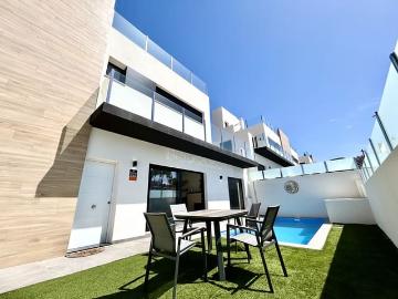 Chalet en venta en Villamartin, Alicante Costa Blanca