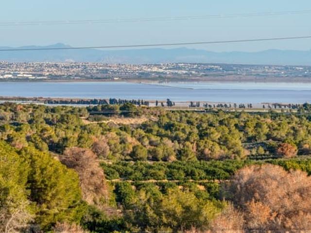 Chalet en venta en Villamartin, Alicante Costa Blanca