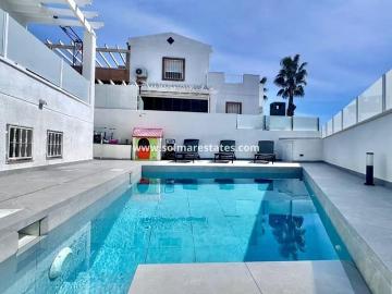 Chalet en venta en Villamartin, Alicante Costa Blanca