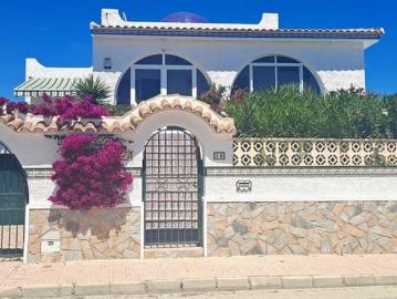 Chalet en venta en Villamartin, Alicante Costa Blanca