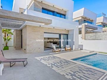 Chalet en venta en Villamartin, Alicante Costa Blanca