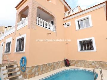 Chalet en venta en Villamartin, Alicante Costa Blanca