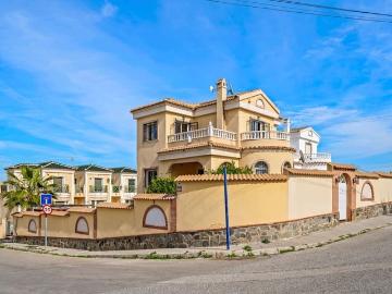 Chalet en venta en Villamartin, Alicante Costa Blanca