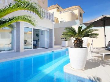Chalet en venta en Villamartin, Alicante Costa Blanca