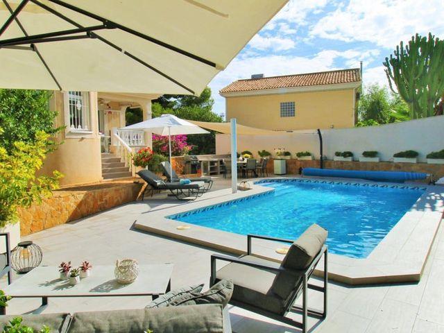 Chalet en venta en Villamartin, Alicante Costa Blanca