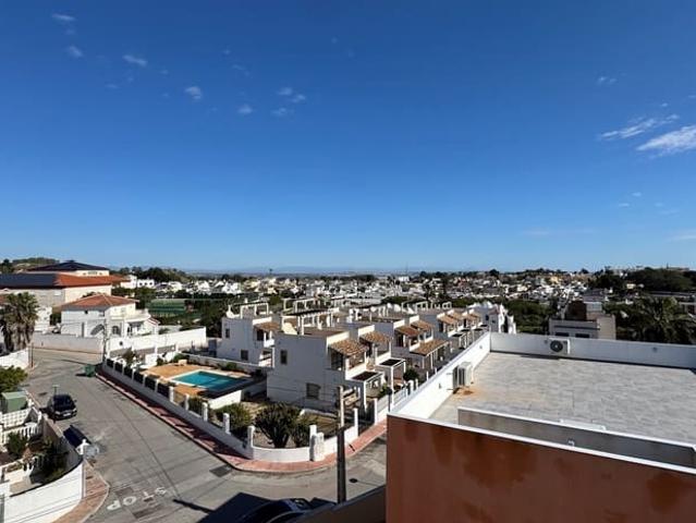 Chalet en venta en Villamartin, Alicante Costa Blanca