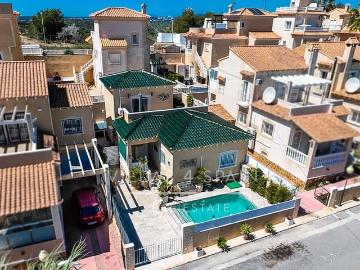 Chalet en venta en Villamartin, Alicante Costa Blanca