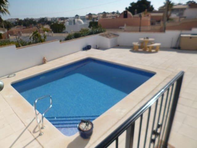 Chalet en venta en Villamartin, Alicante Costa Blanca