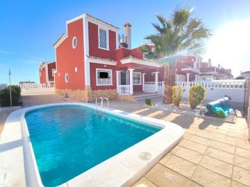 Chalet en venta en Villamartin, Alicante Costa Blanca
