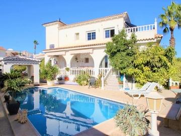 Chalet en venta en Villamartin, Alicante Costa Blanca