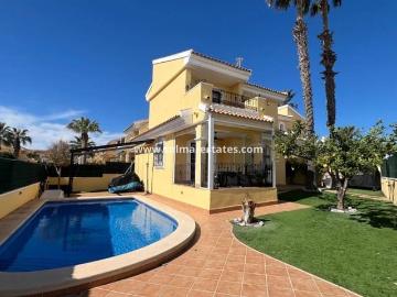 Chalet en venta en Villamartin, Alicante Costa Blanca