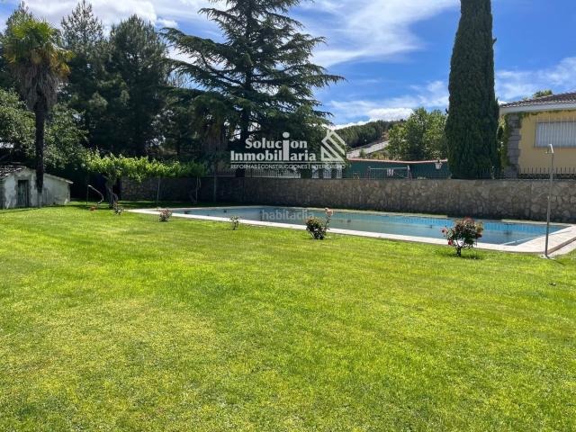 Chalet en venta en Villamayor. CHALET INDEPENDIENTE CON PISCINA REFORMADO DE LUJO A ESTRENAR!. Chalets.