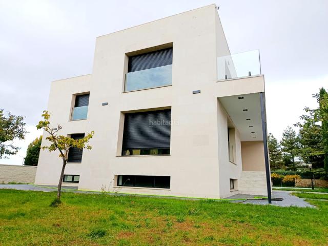 Chalet en venta en Villamayor. Chalets.