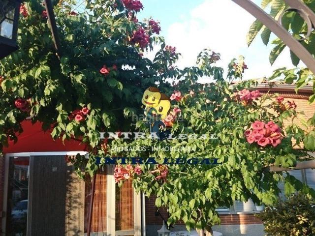 Chalet en venta en Villamayor. Chalet con piscina y bodega en Villamayor. Chalets.
