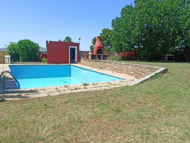 Chalet en venta en Villamediana de Iregua. INCREIBLE CHALET EN VENTA EN VILLAMEDIANA, suelo URBANO 800M2, amplio jardín con piscina y barbacoa. Una edificiación de 500m2, di. Chalets Villamediana de.