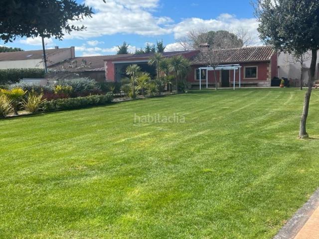 Chalet en venta en Villanueva de Duero. Oportunidad Chalet Independiente Seminuevo de tres dormitorios Con 3.000 m2 de Parcela. Chalets Villanueva de.