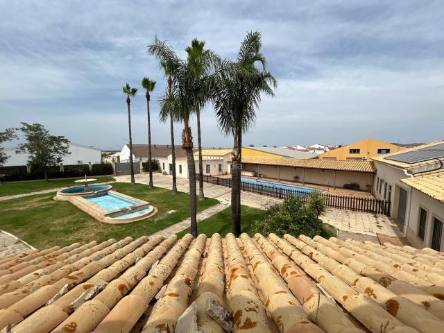 Chalet en venta en Villanueva de los Castillejos. VILLA DE LUJO FINCA EN VILLANUEVA DE LOS CASTILLEJOS. Chalets Villanueva de los.