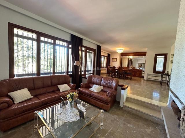 Chalet en venta en Villanueva del Rosario. Villa familiar en Villanueva del Rosario. Chalets Villanueva del.