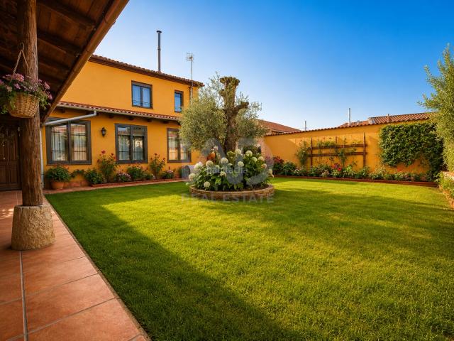 Chalet en venta en Villaobispo de Otero. Chalets Villaobispo de.