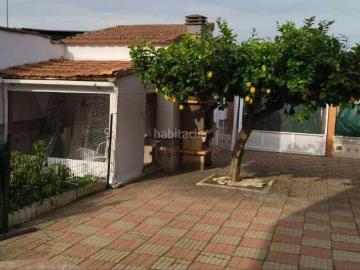 Chalet en venta en Villar de Rena. Vistas a la sierra ubicación con mucha luz. Chalets Villar de.