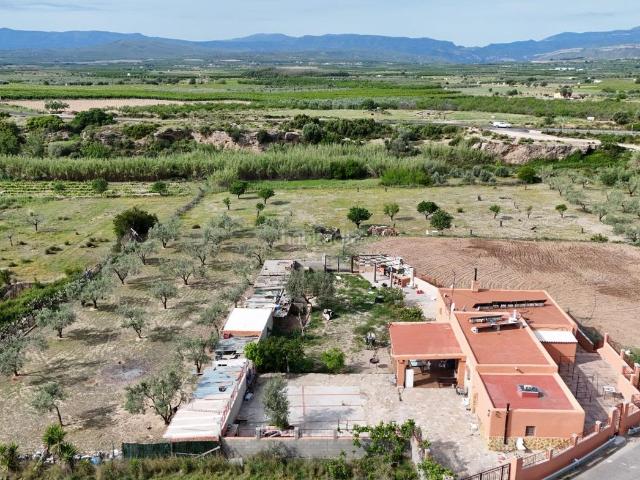 Chalet en venta en Villar del Arzobispo. CHALET CON AMPLIA PARCELA EN VILLAR DEL ARZOBISPO. Chalets Villar del.