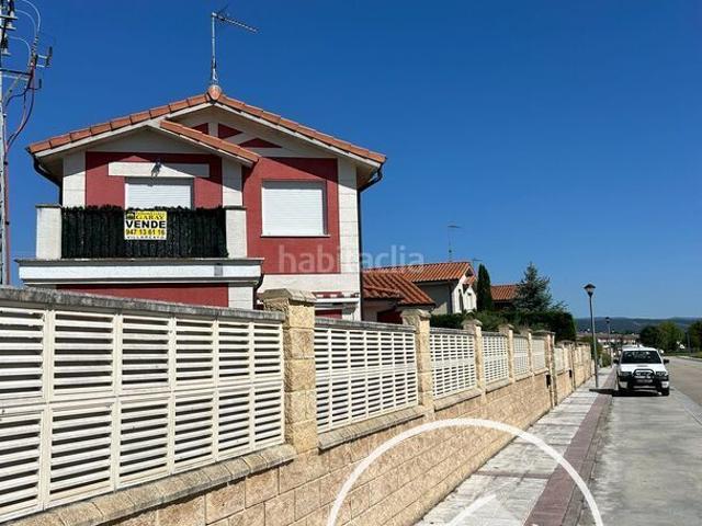 Chalet en venta en Villarcayo de Merindad de Castilla la Vieja. ADOSADO A LA VENTA EN VILLARCAYO. Chalets Villarcayo de Merindad de Castilla la.